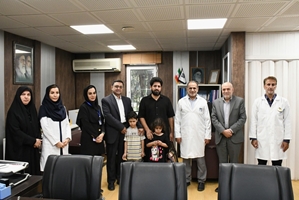 دیدار رئیس دانشگاه علوم پزشکی تهران با خانواده شهدای جنگ تحمیلی ۱۲ روزه به میزبانی بیمارستان امام خمینی
