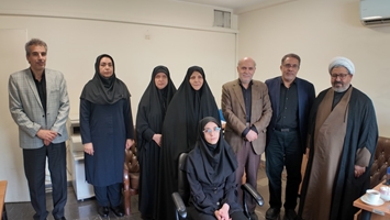 دیدار مشاور رئیس دانشگاه علوم پزشکی تهران در امور ایثارگران با زینب موسوی از آسیب‌دیدگان حمله ددمنشانه رژیم صهیونی