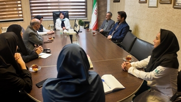 دیدار مشاور ایثارگران رئیس دانشگاه و همراهان با ایثارگران بیمارستان جامع بانوان آرش به مناسبت ولادت حضرت زینب و روز پرستار